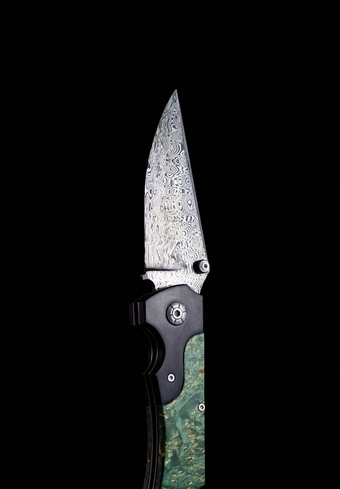 Navaja de Apertura a una Mano en cuerno de toro y raíz de abedul verde