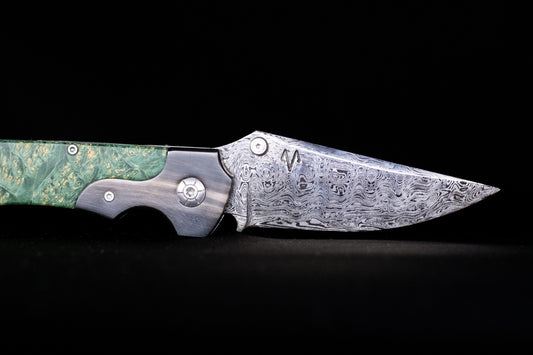 Navaja de Apertura a una Mano en cuerno de toro y raíz de abedul verde